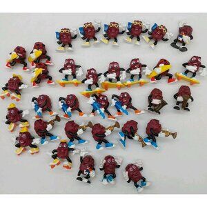 California Raisins Figures Lot Of 30  Pvc Variety Of Raisins Some Duplicates